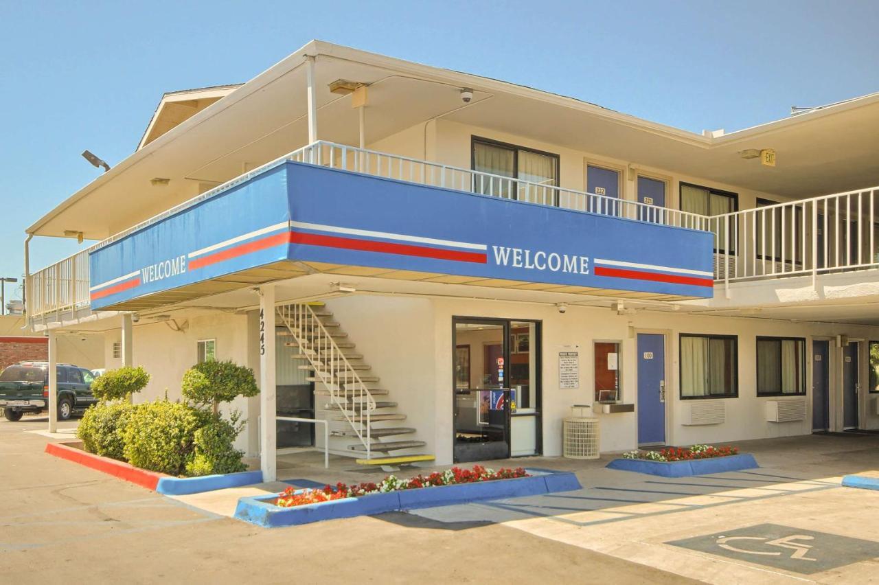Motel 6-Fresno, Ca - Blackstone North Extérieur photo